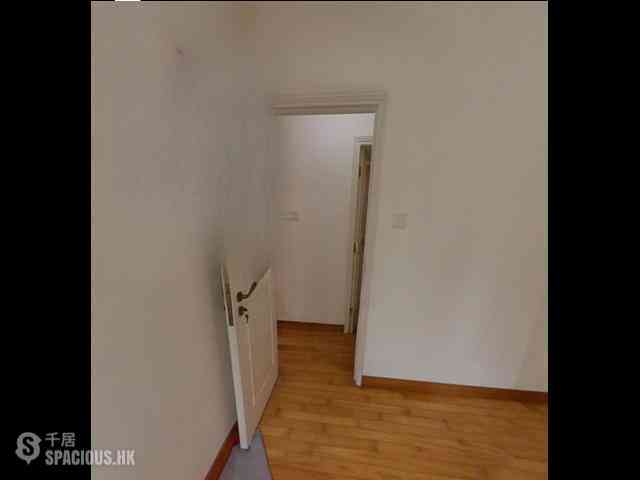 Sheung Wan - Queen's Terrace Block 2 07