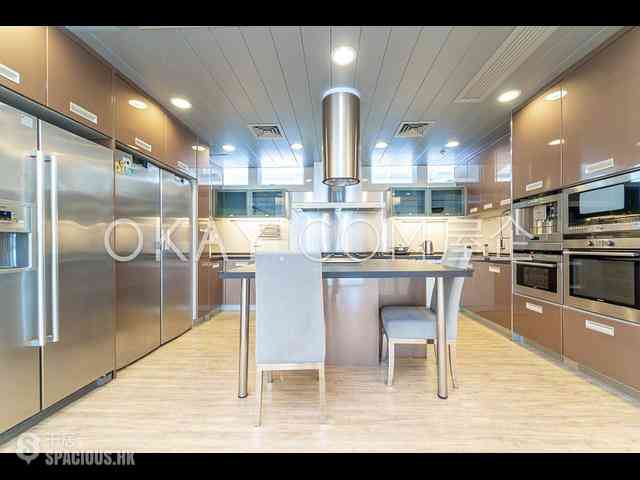 Clear Water Bay - Golden Lake Villa 03