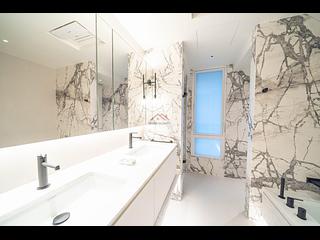 Wan Chai - 33 Kennedy Road 06