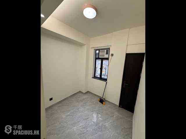 Mong Kok - 121, Tung Choi Street 12