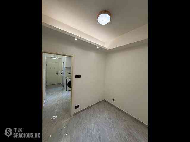 Mong Kok - 121, Tung Choi Street 14
