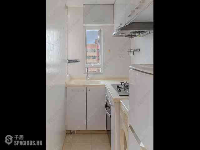 Sai Ying Pun - Cheung Ling Mansion 06