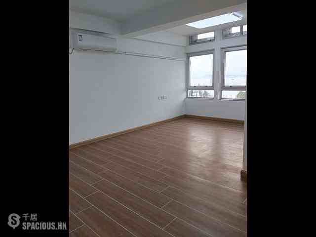 Sheung Wan - Tak Fung Building 01