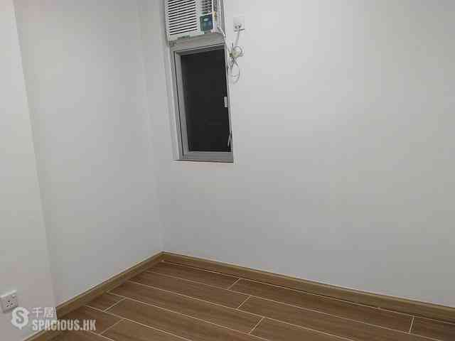 Sheung Wan - Tak Fung Building 08