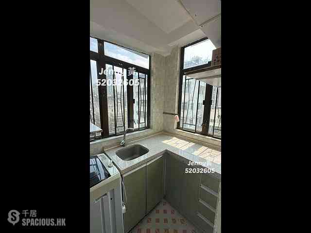 Prince Edward - Hing Lung Building 09
