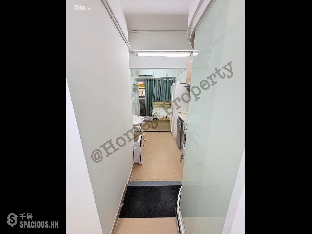 Shek Tong Tsui - Whitty Street Court 01