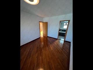 Mid Levels West - 80 Robinson Road Block 2 24
