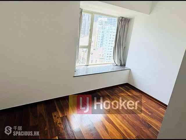Soho - Centrestage 05