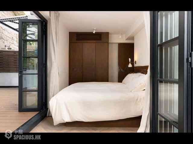 Stubbs Road - The Notting Hill 11