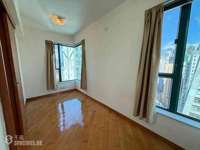 Sheung Wan - Medal Court 01