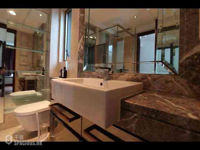 Wan Chai - The Avenue Phase 1 03