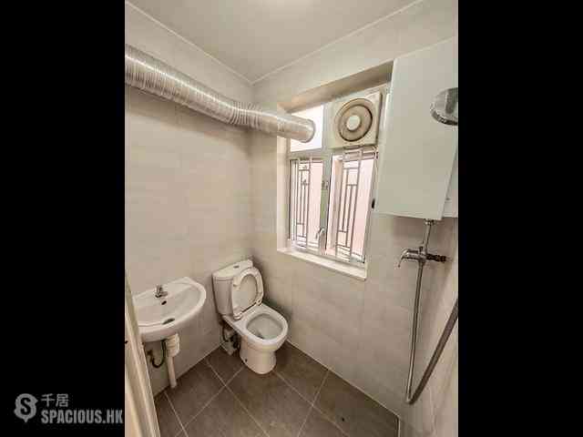 Quarry Bay - Tai Lung House 08