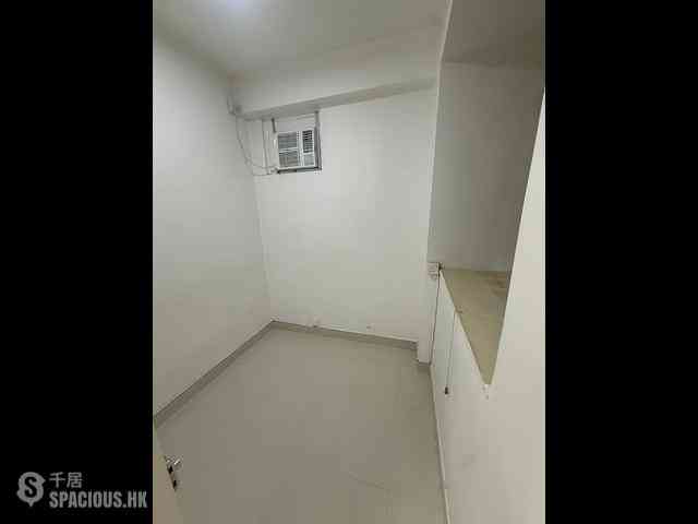 Tsim Sha Tsui - Shun Fai Building 04
