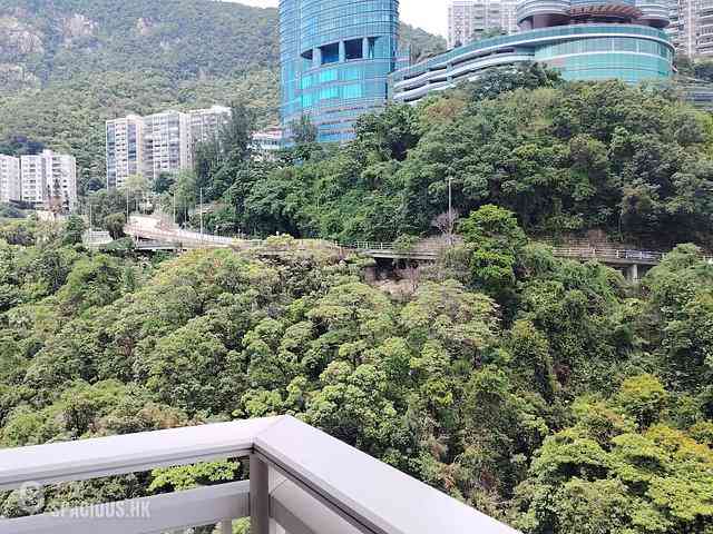 Happy Valley - The Altitude 02