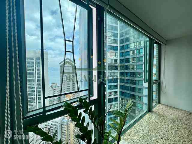 Sheung Wan - Queen's Terrace 03