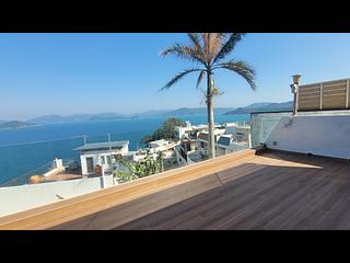 Clear Water Bay - Golden Lake Villa 02