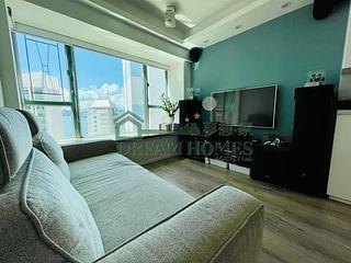 Sheung Wan - Queen's Terrace Block 3 02