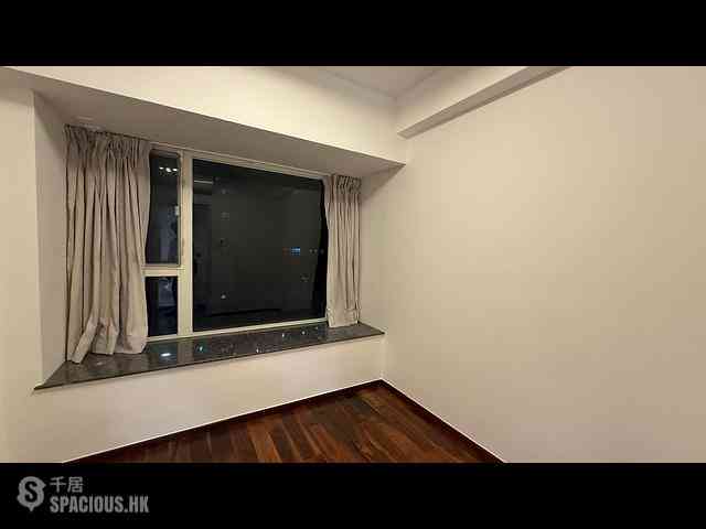 Soho - Centrestage 04