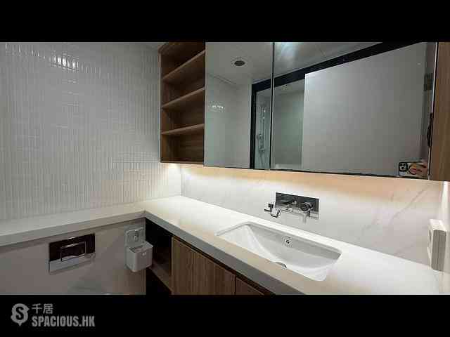 Soho - Centrestage 05