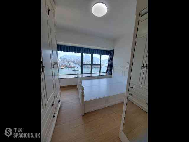 Tai Kok Tsui - Island Harbourview Block 9 05