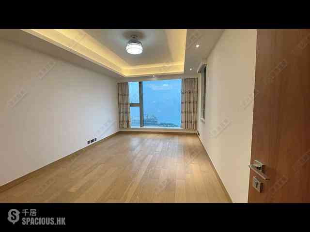 Tsim Sha Tsui - Harbour Pinnacle 05
