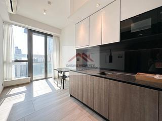 Sai Ying Pun - Two・Artlane 02