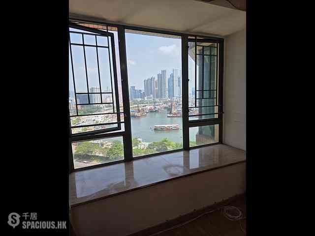 Tai Kok Tsui - Island Harbourview 01