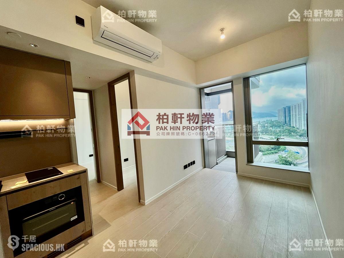 Quarry Bay - Finnie 01