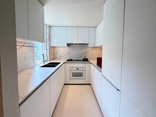 Wan Chai - 33 Kennedy Road 03