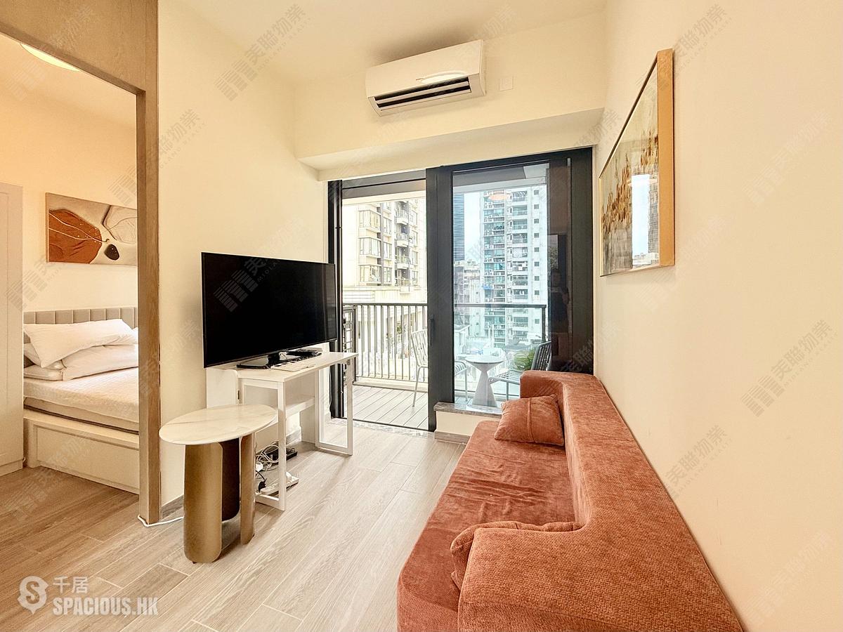 Sai Ying Pun - The Queens 01