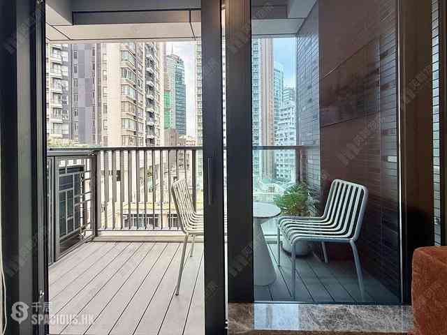 Sai Ying Pun - The Queens 03