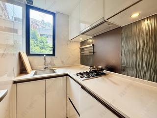 Sai Ying Pun - The Queens 04
