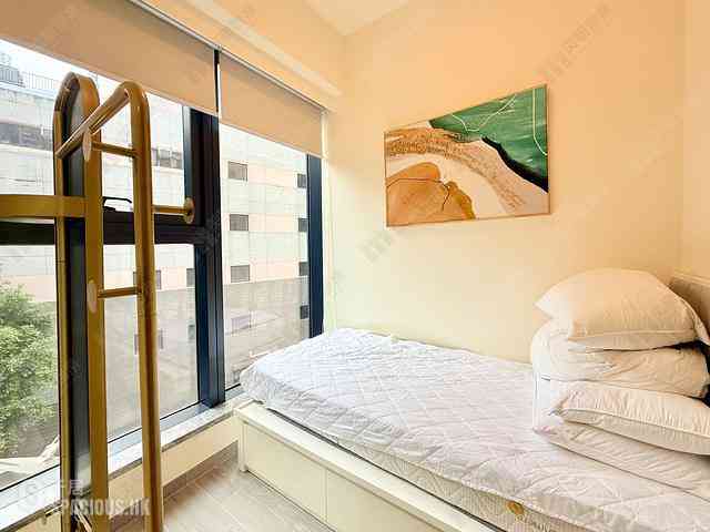 Sai Ying Pun - The Queens 05