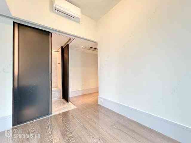 Wan Chai - Eight Star Street 13