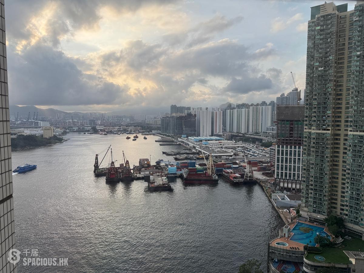 Tai Kok Tsui - The Long Beach 01