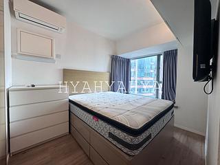 Sheung Wan - Queen's Terrace 03