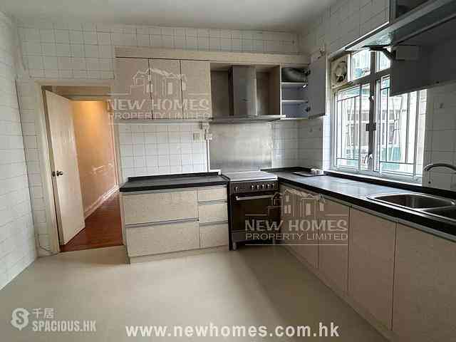Stubbs Road - Evergreen Villa 05