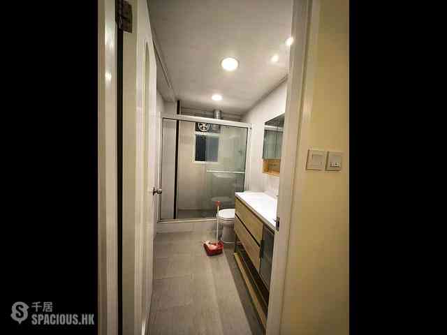 Sheung Wan - HANG LOK BUILDING 10