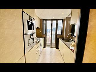 Mid Levels Central - Arezzo 11
