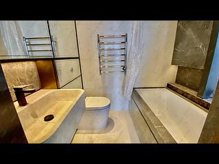 Mid Levels Central - Arezzo 12