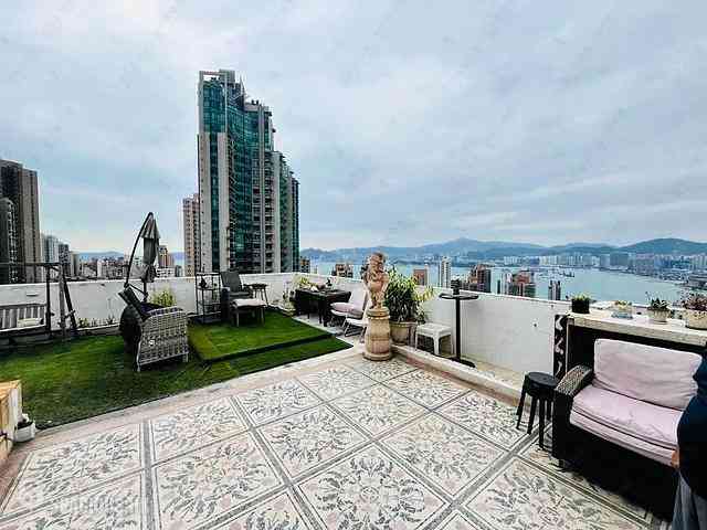 Mid Levels West - Hong Kong Garden 01
