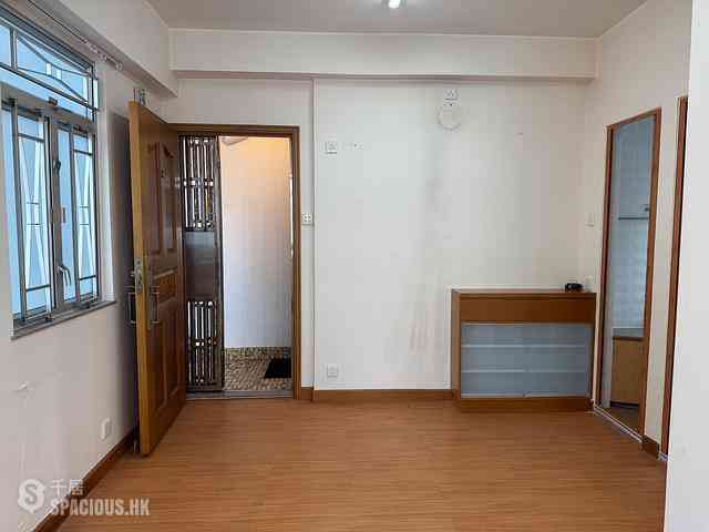 Sheung Wan - Ko Shing Building 02