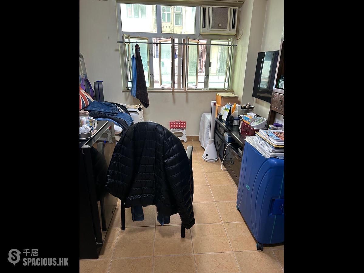 Sai Ying Pun - Hing Wah House 01