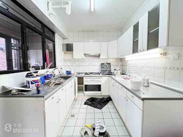 Happy Valley - The Broadville 10