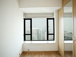 Mid Levels Central - Fairlane Tower 06