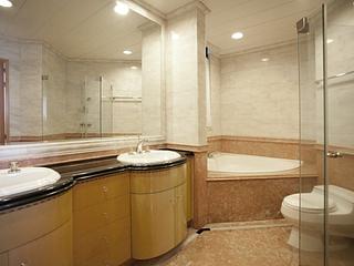 Mid Levels Central - Fairlane Tower 07