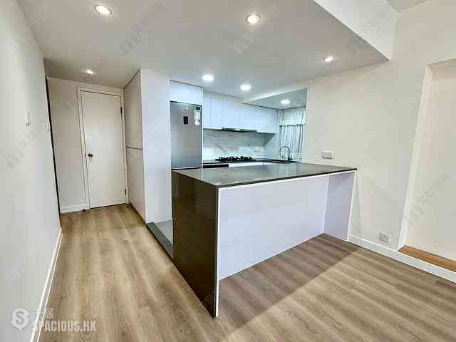 Mid Levels West - Realty Gardens 12