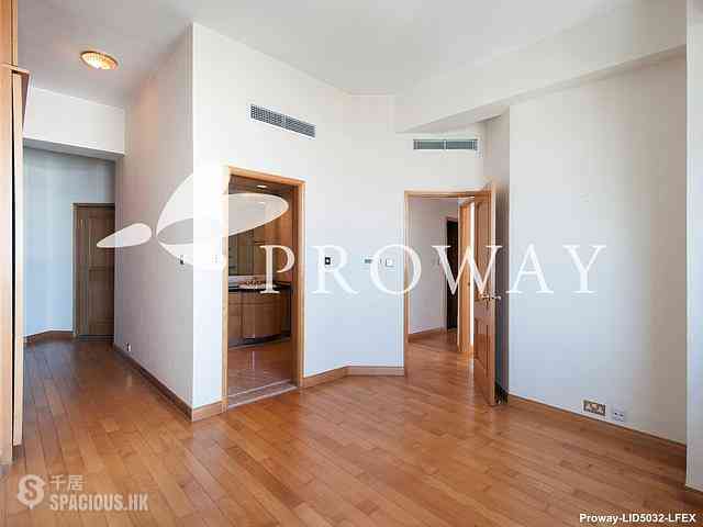 Mid Levels Central - Fairlane Tower 06