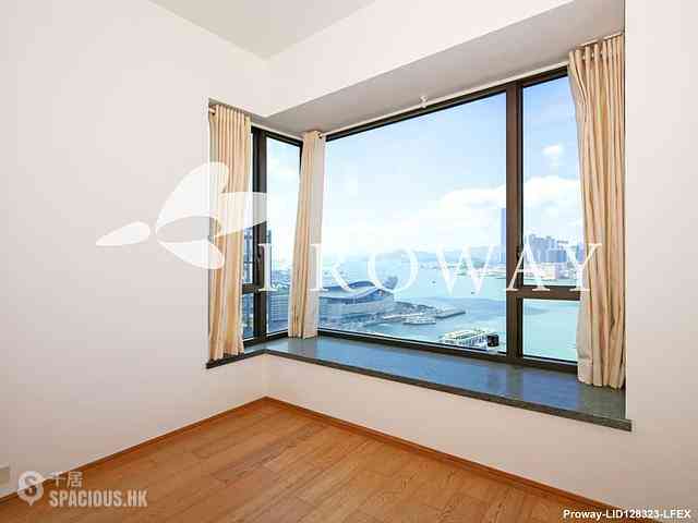 Wan Chai - The Gloucester 06