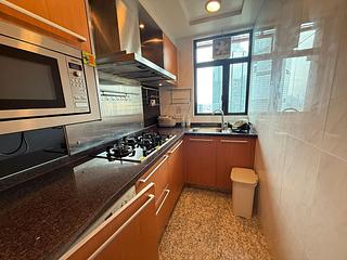 West Kowloon - The Arch Sun Tower (Block 1A) 05